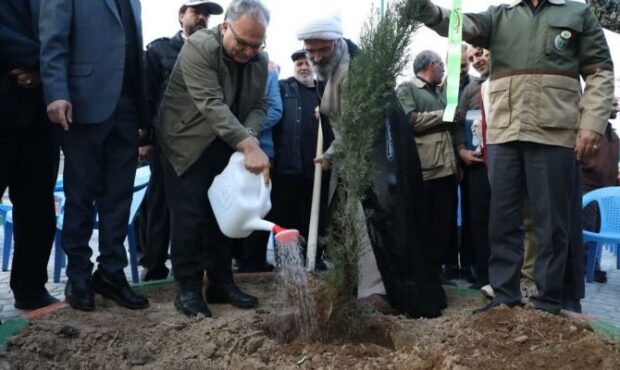 غرس نهال امید به یاد شهدای جنگ رمضان غرس نهال امید به یاد شهدای جنگ رمضان
